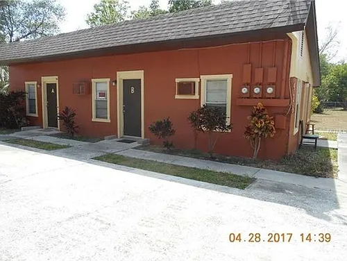 428 Avenue East SE #C Photo 1 428 Avenue East SE #C Photo 1