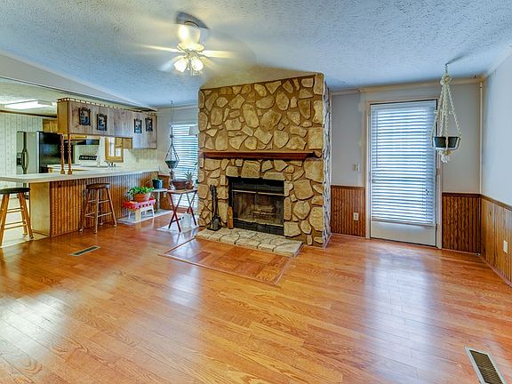 5th image of 4920 Horseshoe Cir