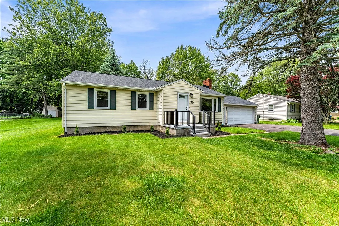 1134 Lancer Dr photo 1