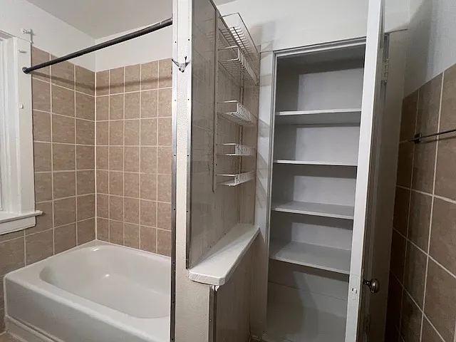 1525 W Ardmore Ave #2 — Photo 11