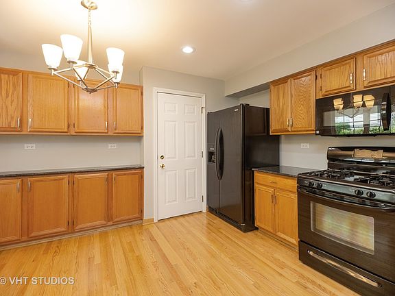 3rd image of 9039 W Heathwood Cir