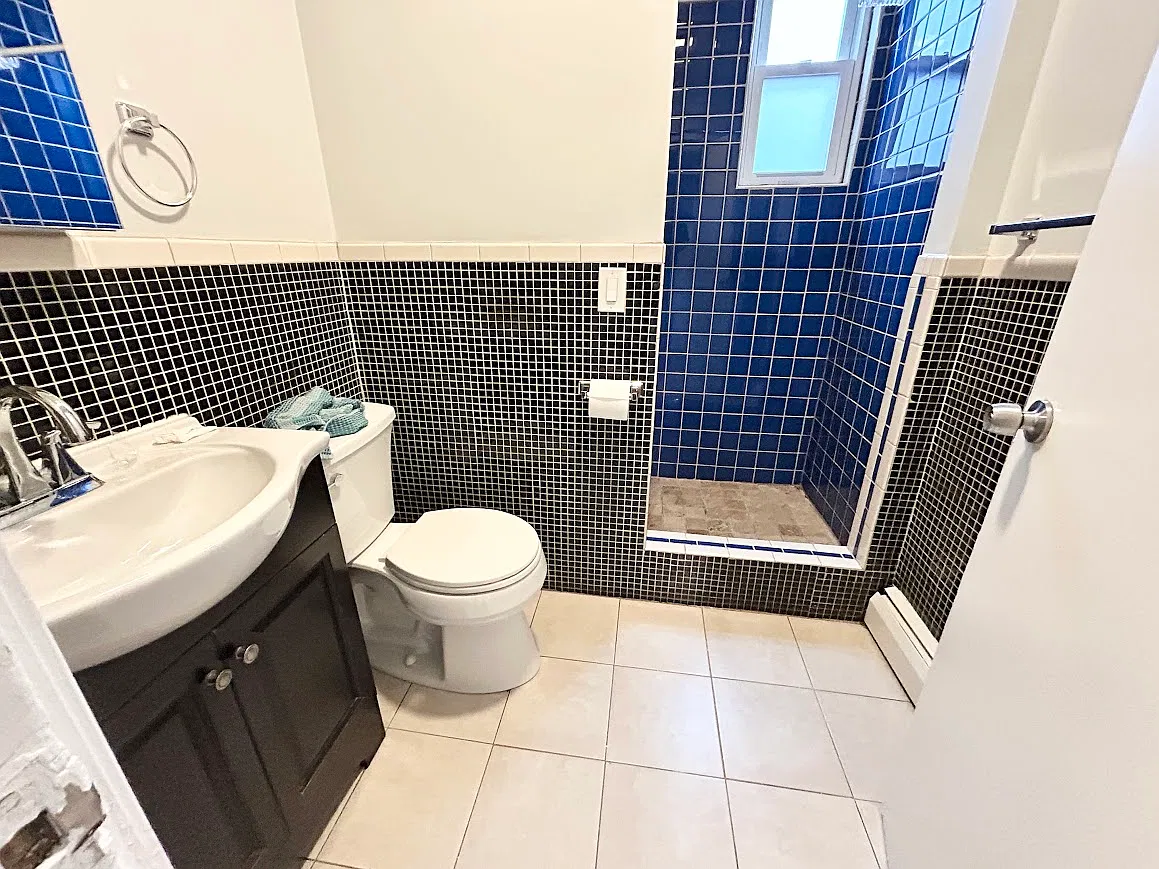 3 bed, 1200 sqft, $3,000 — Photo 2