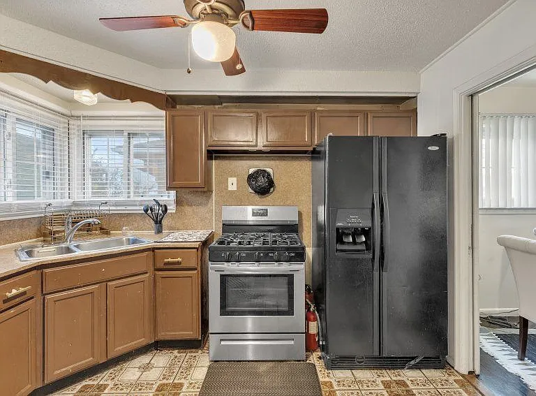 4941 Julius Blvd — Photo 13