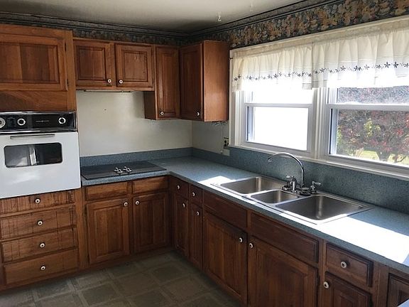 3rd image of 206 Garrett Ave