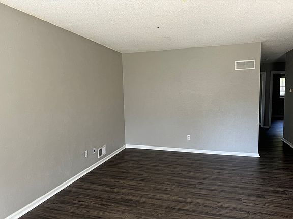 5th image of 1503 SW Skyline Dr