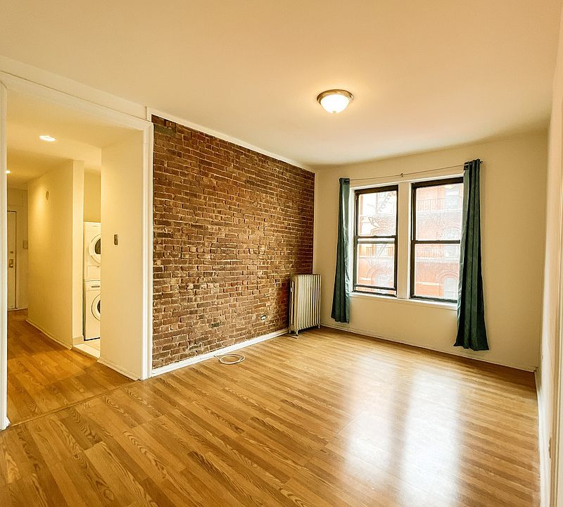1st image of 200 W 95th St APT 33