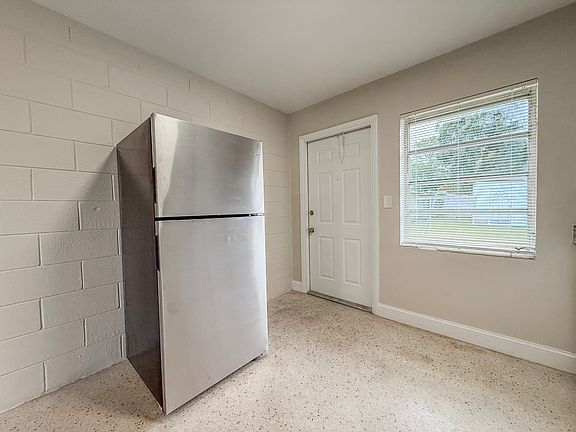 4th image of 713 N 25th St #709