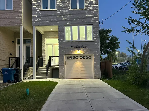 15 Malta St, Toronto, ON M1N 2L2