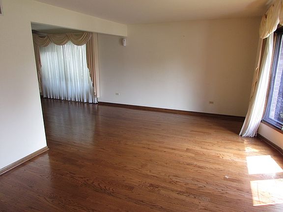 2nd image of 10817 S Lorel Ave