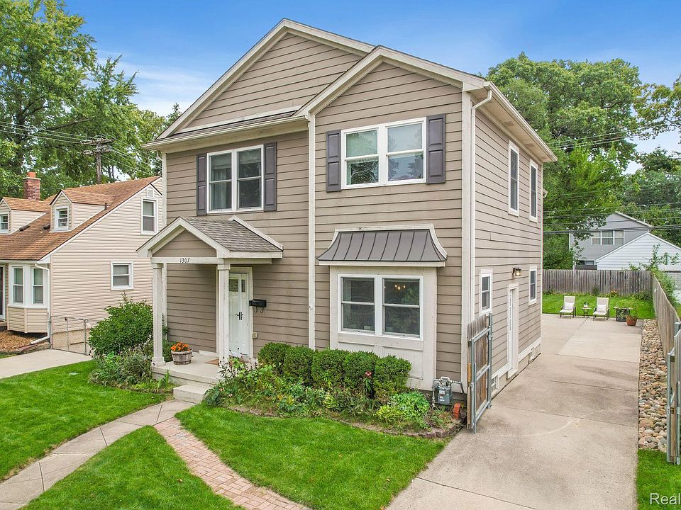 1st image of 1307 Longfellow Ave