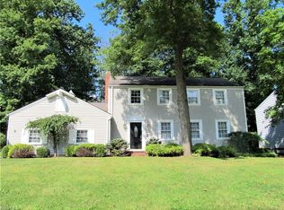 177 Chelmsford Dr, Aurora, OH