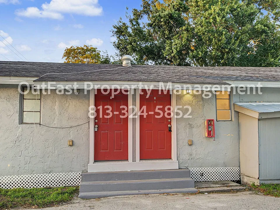 4611 N Hubert Ave #2