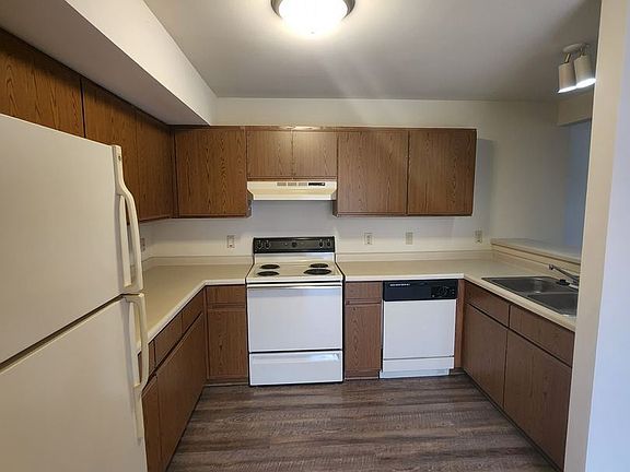 5th image of 241 N Chicago Ave Unit 7