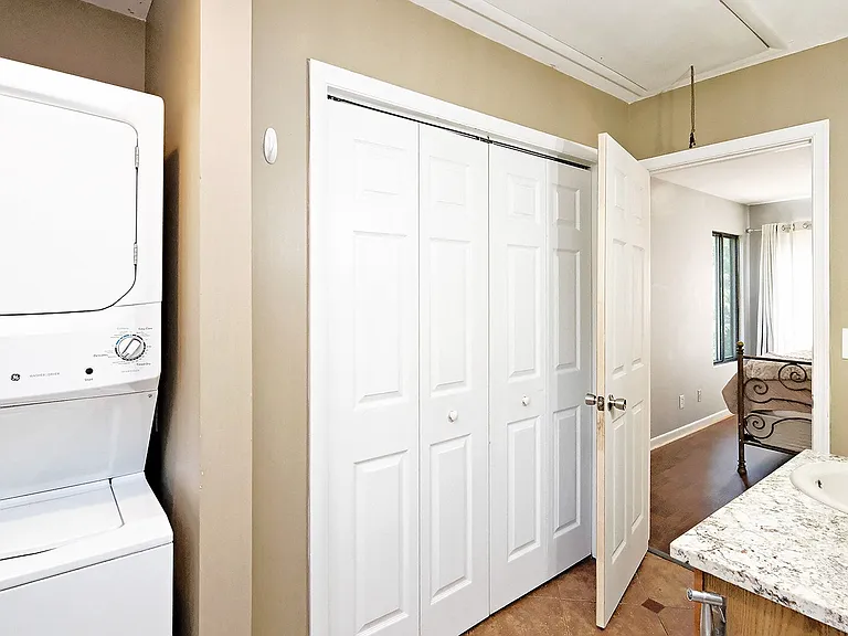 1210 Chatham Rdg — Photo 12