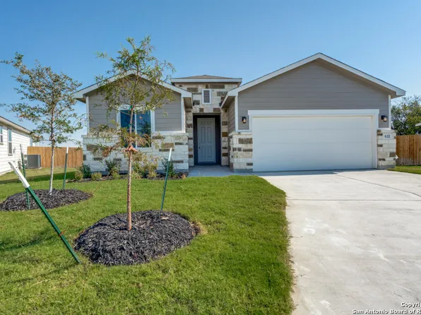 632 Candace Ct., Seguin, TX 78155
