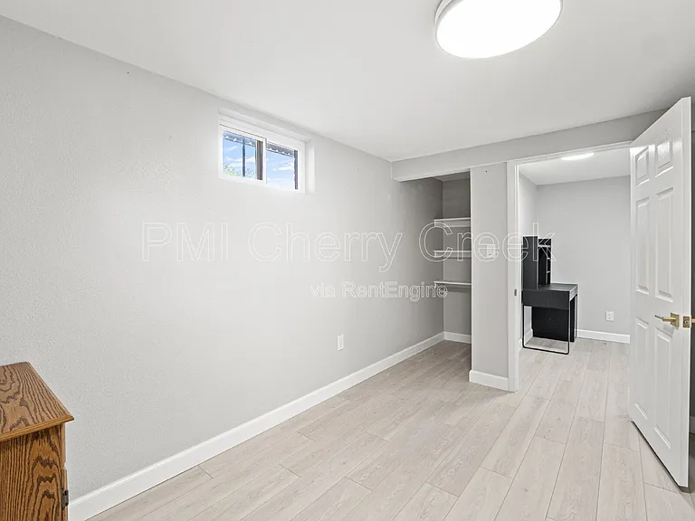 550 Winona Ct — Photo 23