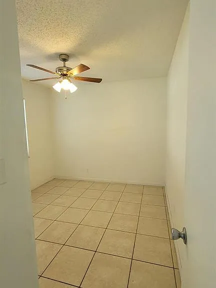 2223 Taylor St — Photo 9
