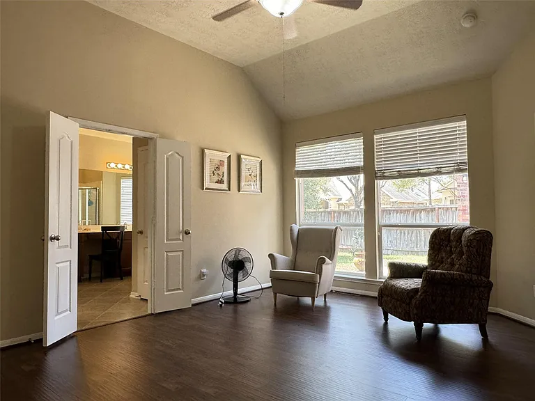 6106 Brookmall Dr — Photo 9