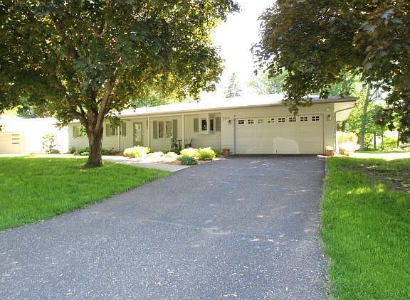 2nd image of 2570 Orchard Ln