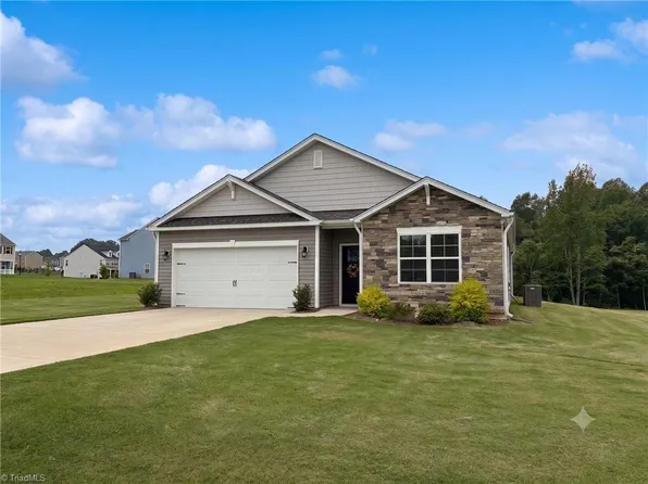 1120 Tilburn Ter, Browns Summit, NC 27214