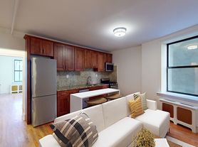 245 W 51st St
