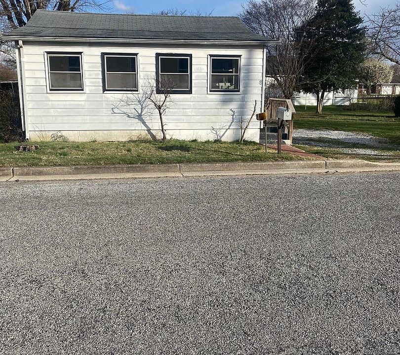 1st image of 8 Drexel Dr