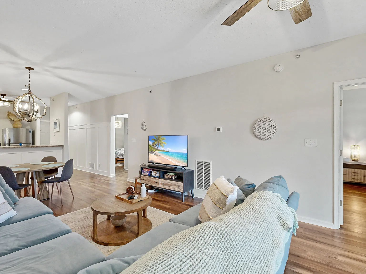2 bed, 1000 sqft, $1,650 — Photo 2