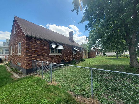 2nd image of 717 W 6th St
