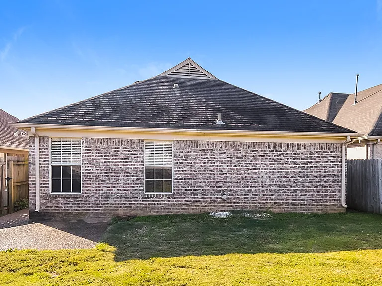 7862 Fallstone Rd — Photo 17