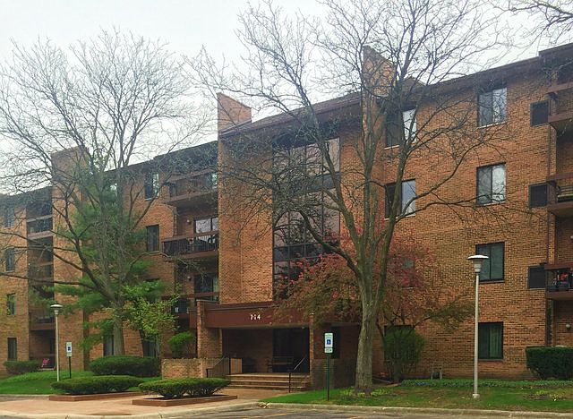 1st image of 714 Walnut Dr APT 408