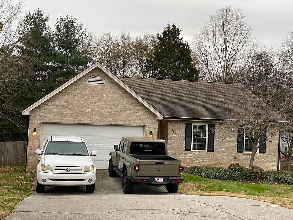 1st image of 1528 Clear Brook Dr