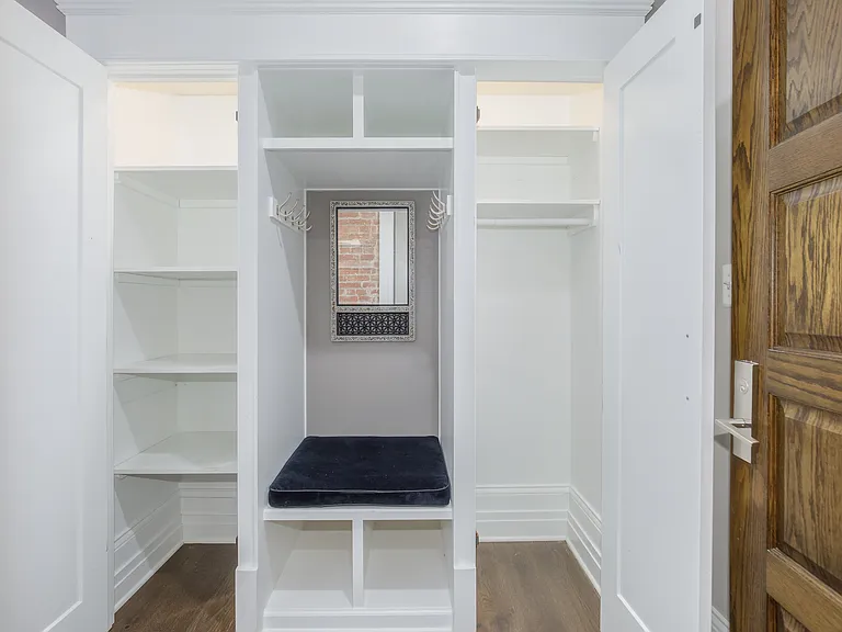 901 D St NE #1 — Photo 6