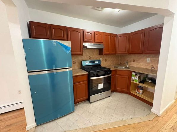 699 Lafayette Ave #1C