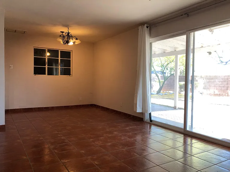 2201 W Catalina Dr — Photo 8