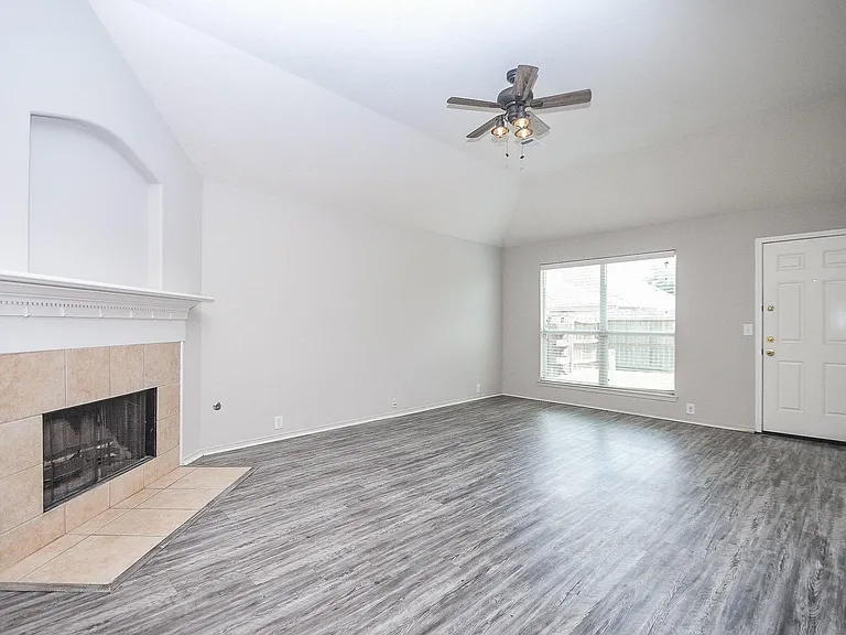30406 Mesa Valley Dr — Photo 8