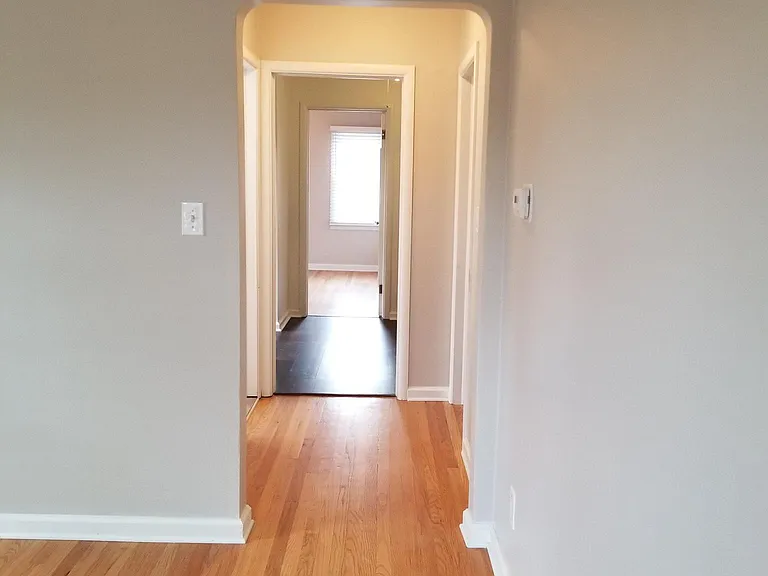 324 E 3rd St #3 — Photo 20