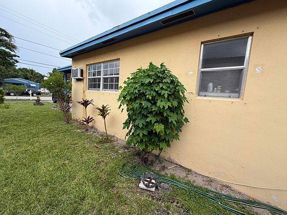 4th image of 408 NW 16TH Avenue