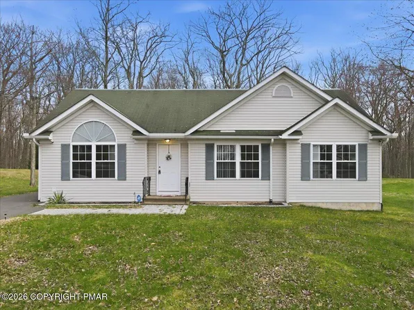 3229 Hamlet Dr, Tobyhanna, PA 18466