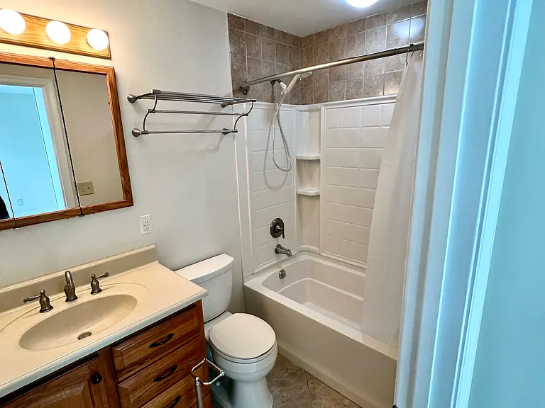 9140 Honeysuckle Dr — Photo 10