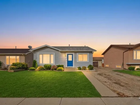 128 S Ridgegate Way SW, Airdrie, AB T4B 1A9