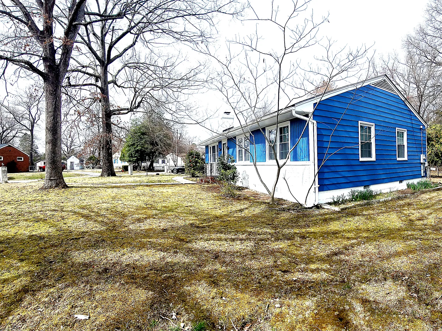 3 bed, 1.5 bath, 1179 sqft, $1,897 — Photo 4