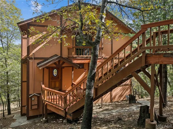 1227 Portillo Ln, Lake Arrowhead, CA 92352