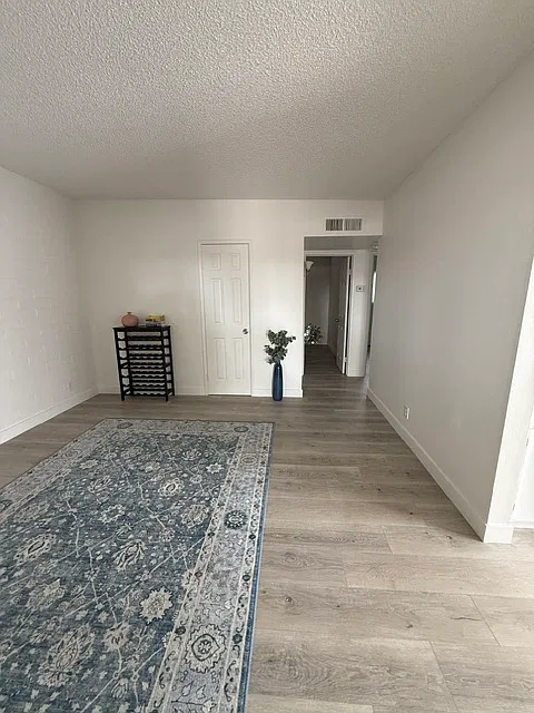2 bed, 800 sqft, $1,295 — Photo 3