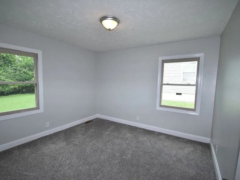 914 W Happy Hollow Dr — Photo 12
