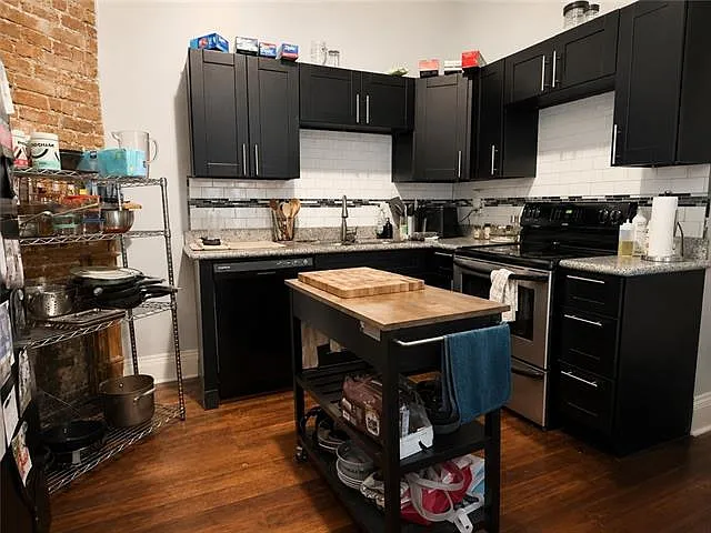 728 Foucher St — Photo 4