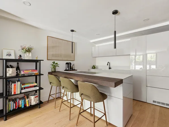 128 S 2nd St APT 1, Brooklyn, NY 11249