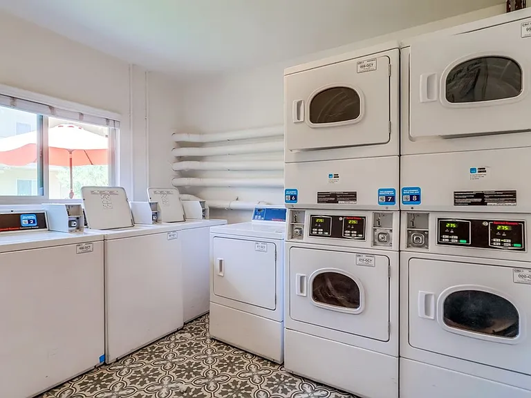 3528 W Adams Blvd — Photo 22