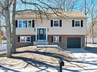 15 Wayne Dr, Somers Point, NJ 08244