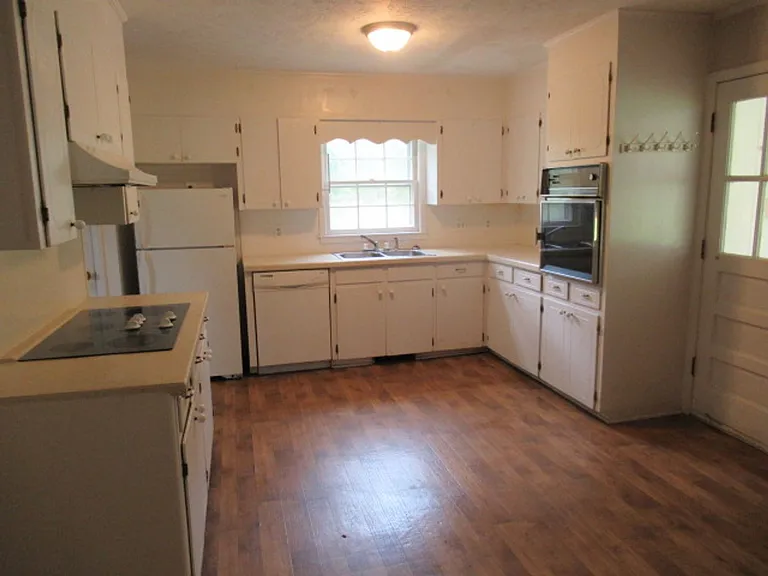 70 Gibson Dr — Photo 10