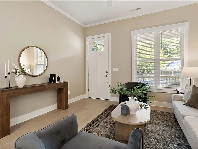 320 Gray Ave #A — Photo 7